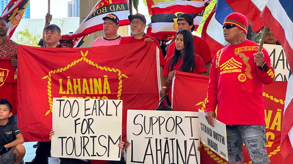 Lahaina Residents Deliver Petition Asking Hawaii Governor to Delay Tourism Reopening 