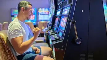 The Evolution of Slot Machine Technology: From Mechanical Reels to Digital Innovations